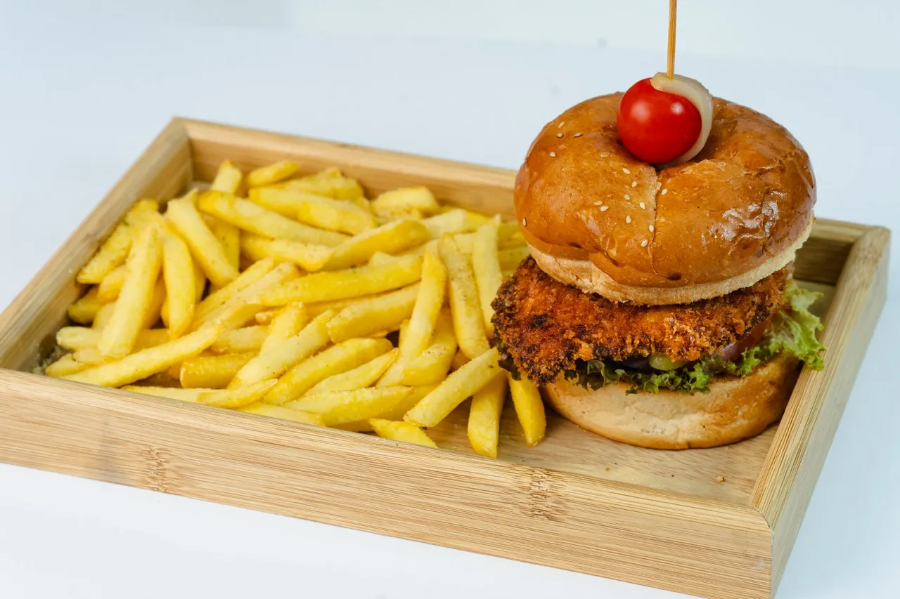 Özel Soslu Çıtır Tavuk Burger