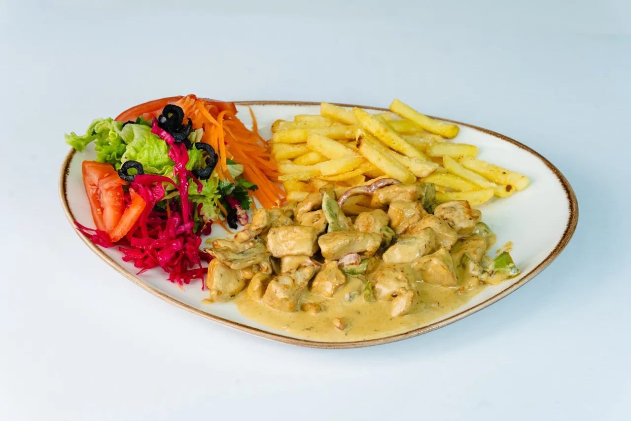Kremalı Köri Soslu Tavuk